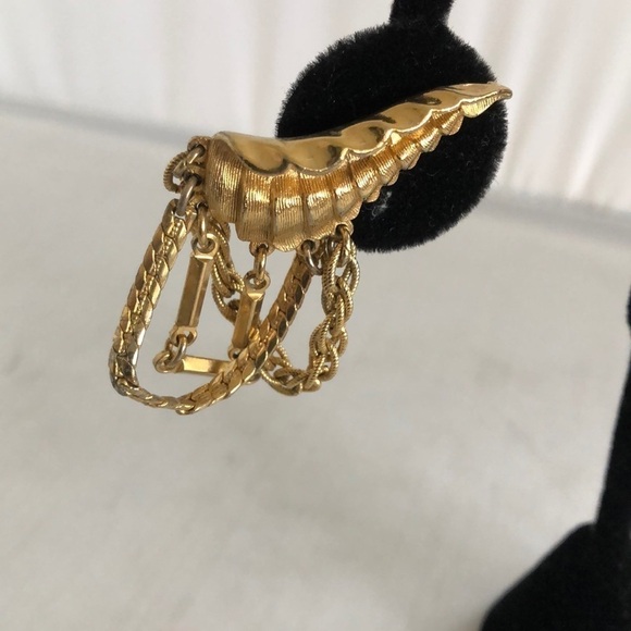 𝅺vintage signed Francois clip screw earrings - Picture 2 of 5